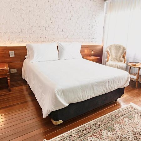 Casa Lelyte Bed & Breakfast โบโกตา ภายนอก รูปภาพ