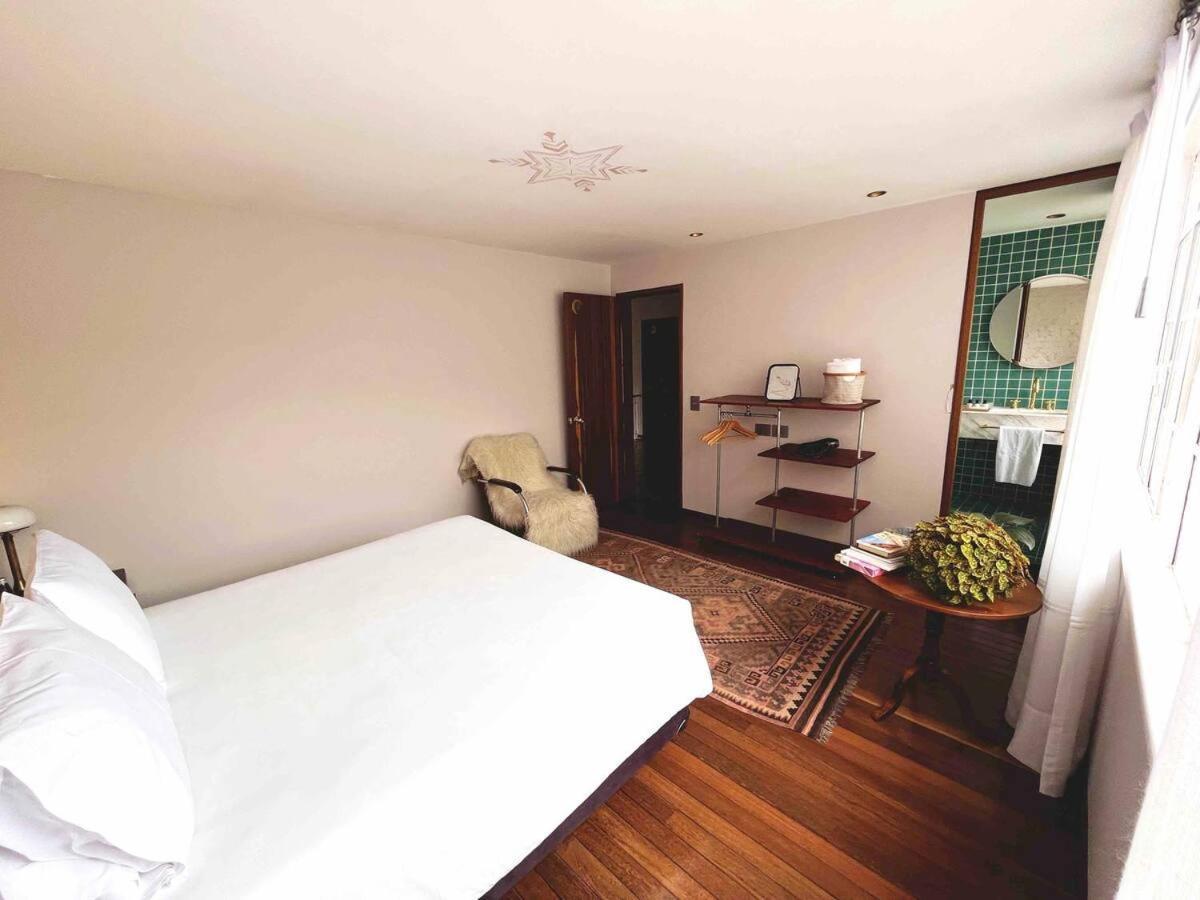 Casa Lelyte Bed & Breakfast โบโกตา ภายนอก รูปภาพ